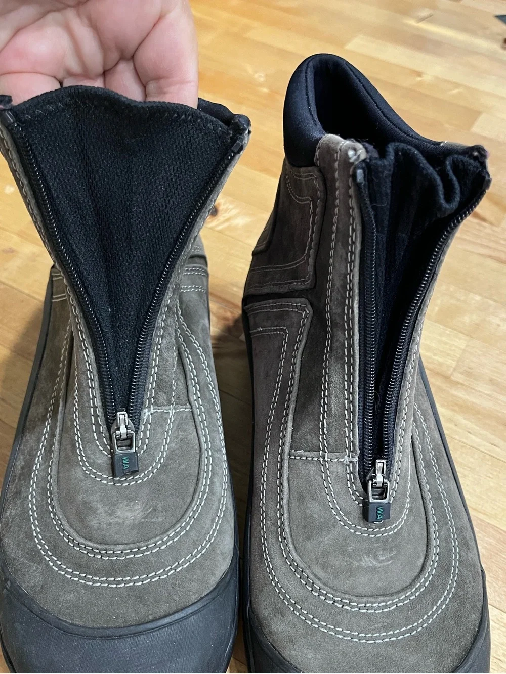 8.5 Clarks Muckers Waterproof Ankle Boots Womens Olive Suede Rain Barn Snow Warm